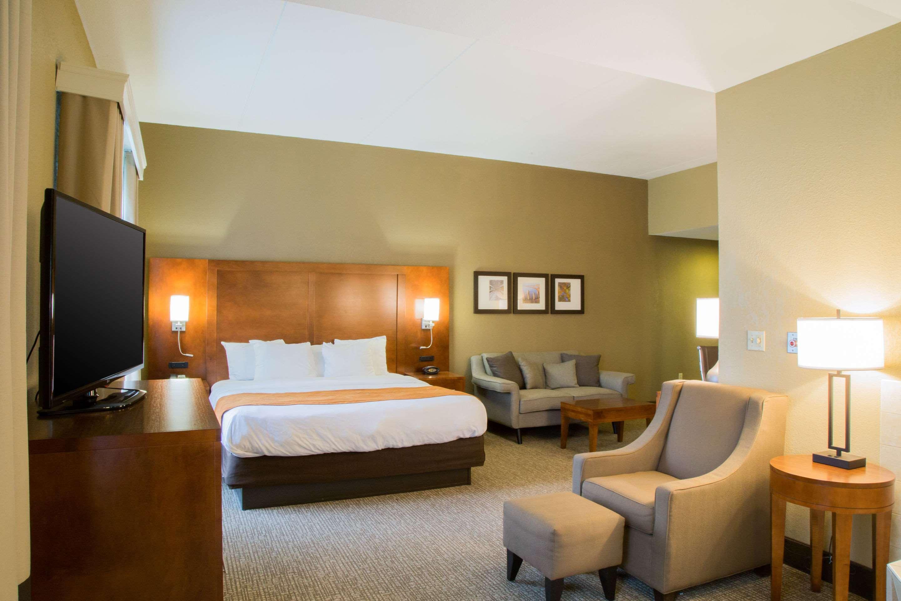 Comfort Suites Grand Rapids South Exteriör bild