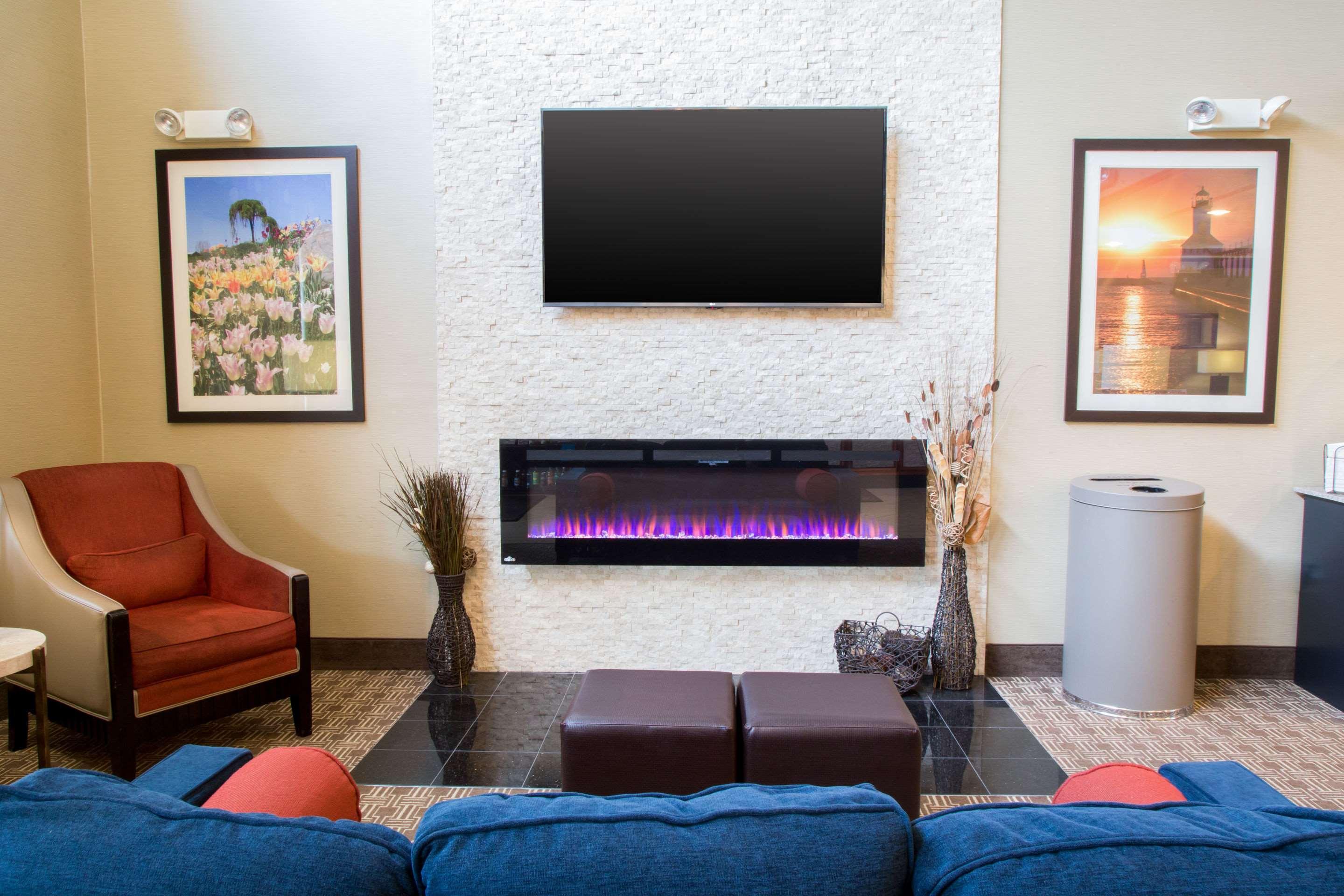 Comfort Suites Grand Rapids South Kentwood Exteriör bild