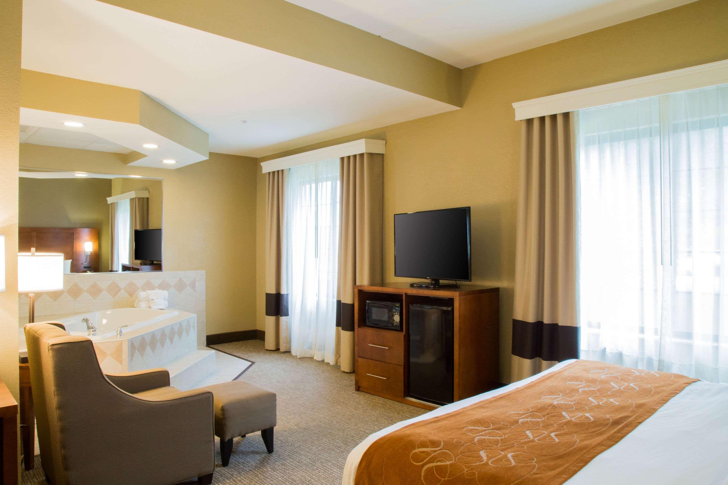Comfort Suites Grand Rapids South Kentwood Exteriör bild