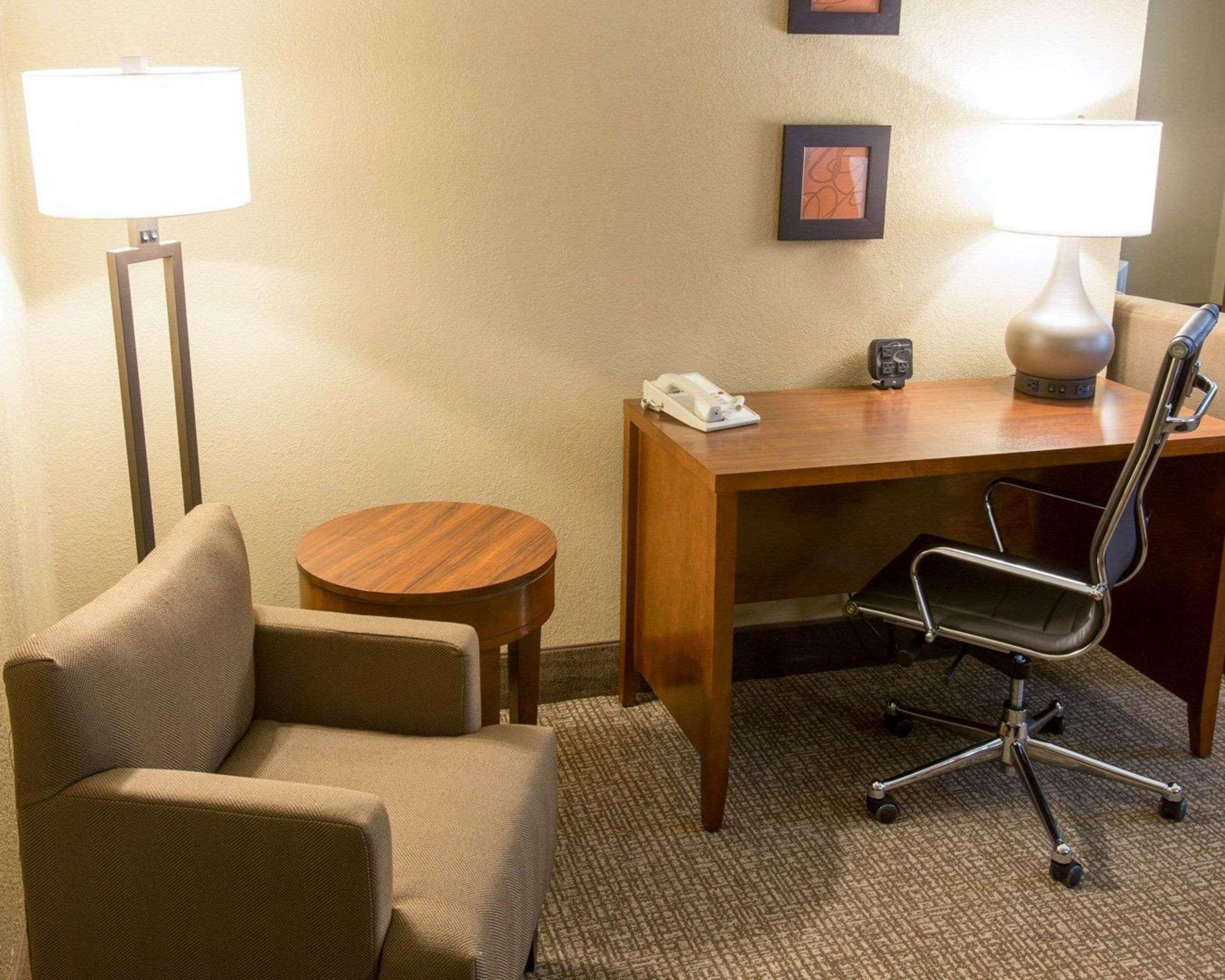 Comfort Suites Grand Rapids South Kentwood Exteriör bild