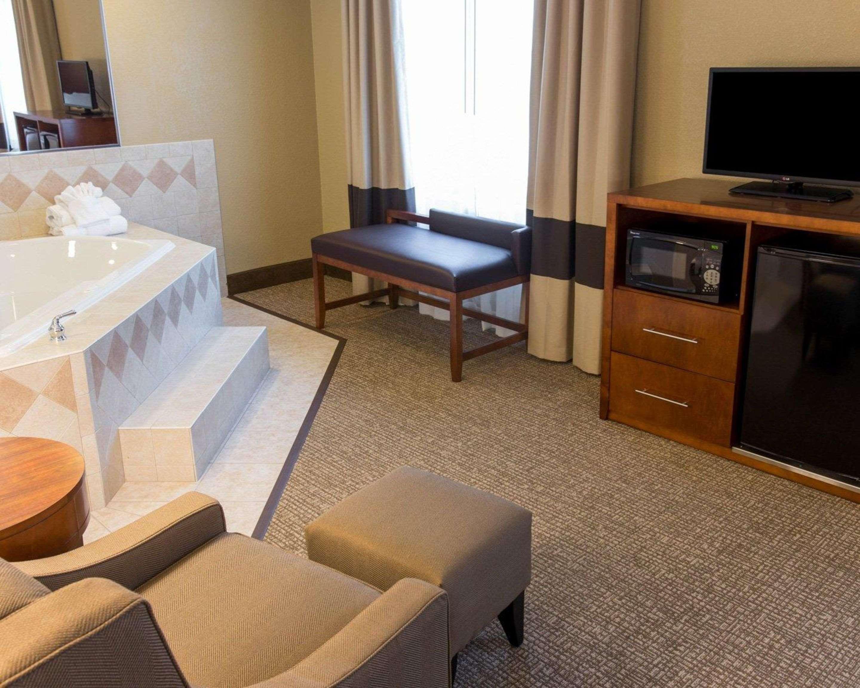 Comfort Suites Grand Rapids South Kentwood Exteriör bild